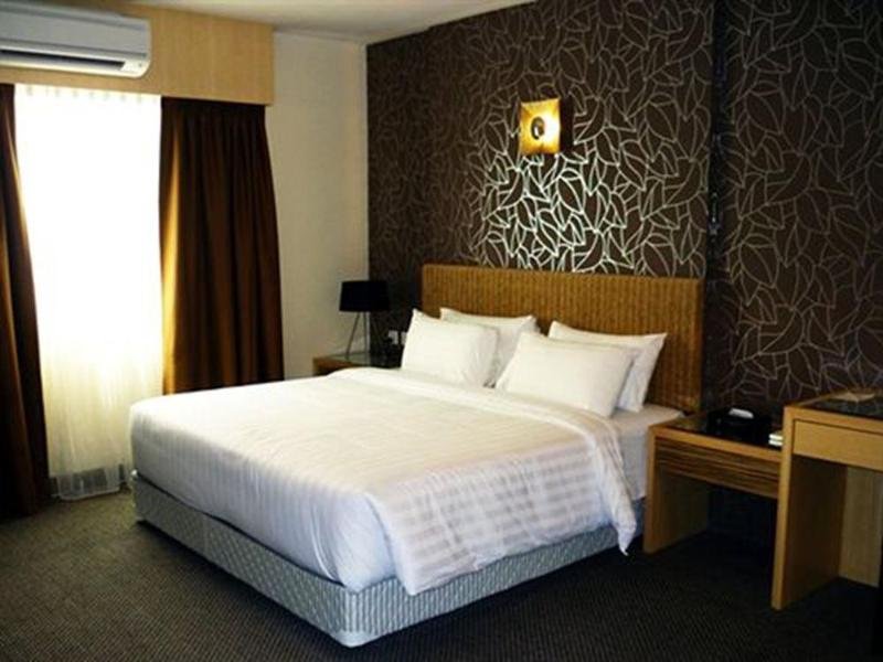 Фото Tower Regency Hotel & Apartments