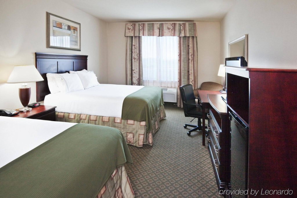 Фото Holiday Inn Express Hotel & Suites Corsicana, an Ihg Hotel