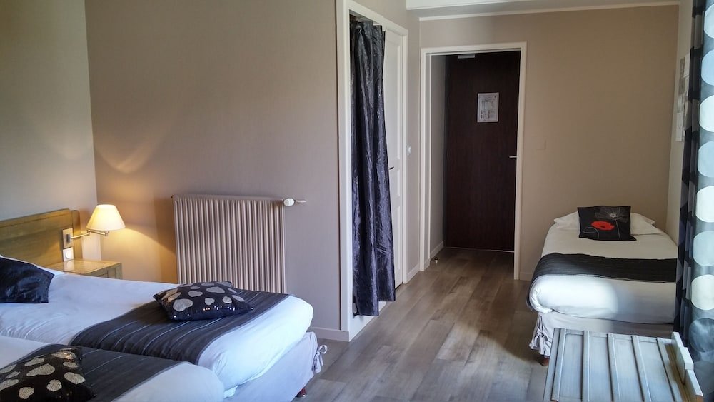 Фото Logis Hotel la Grassinais