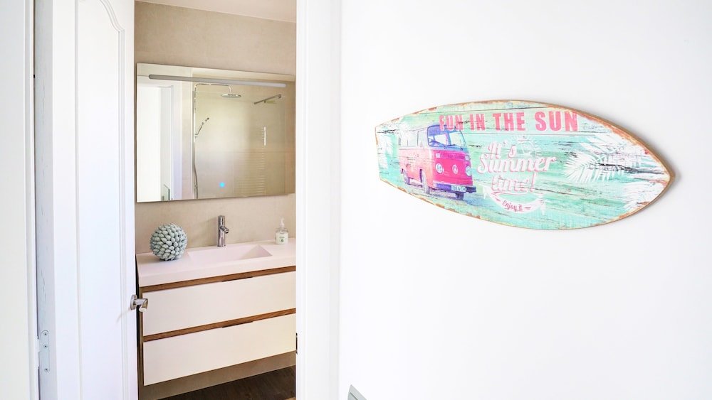 Фото Sitges Group Blue and White