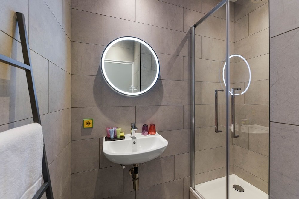 Фото The Monument Hotel