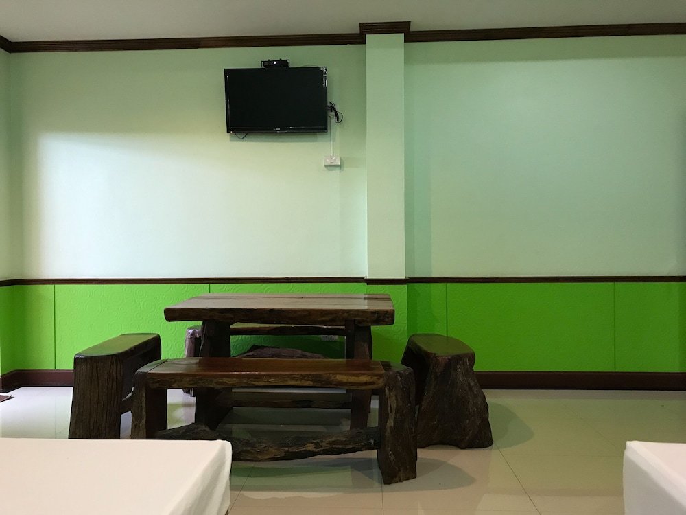 Фото Oyo 75334 Train Hotel