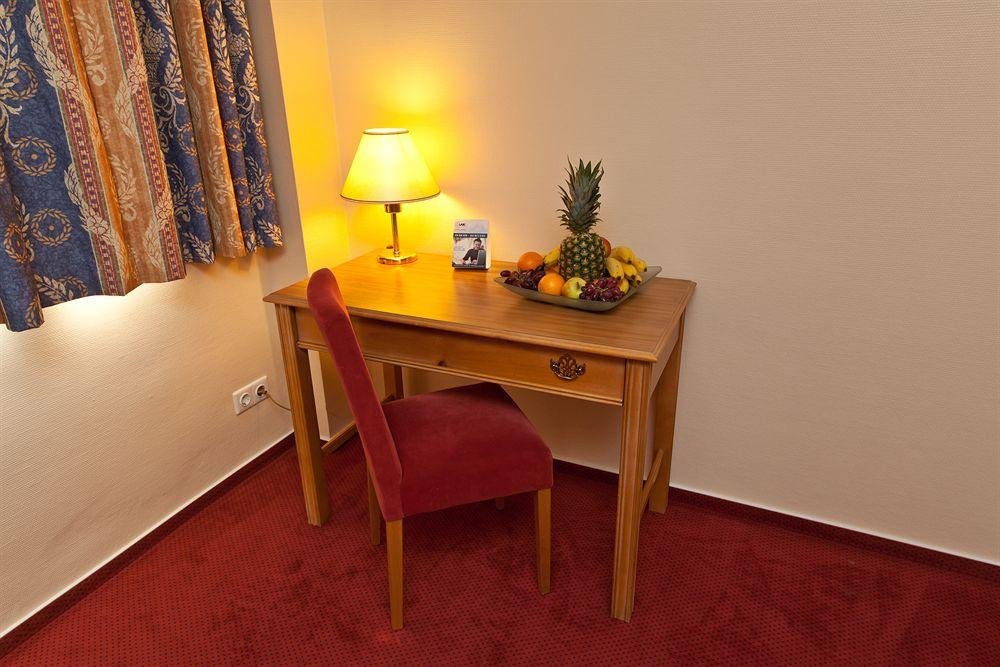 Фото Novum Hotel Hagemann Hamburg Hafen