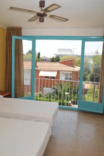 Фото Utopia Beach House