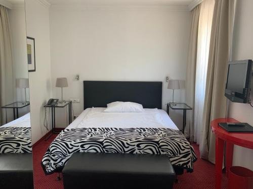 Фото отеля 2