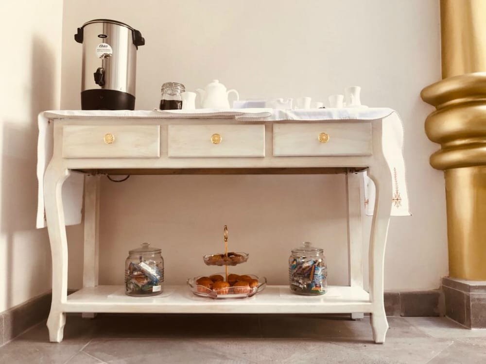 Фото Adamas House Hotel