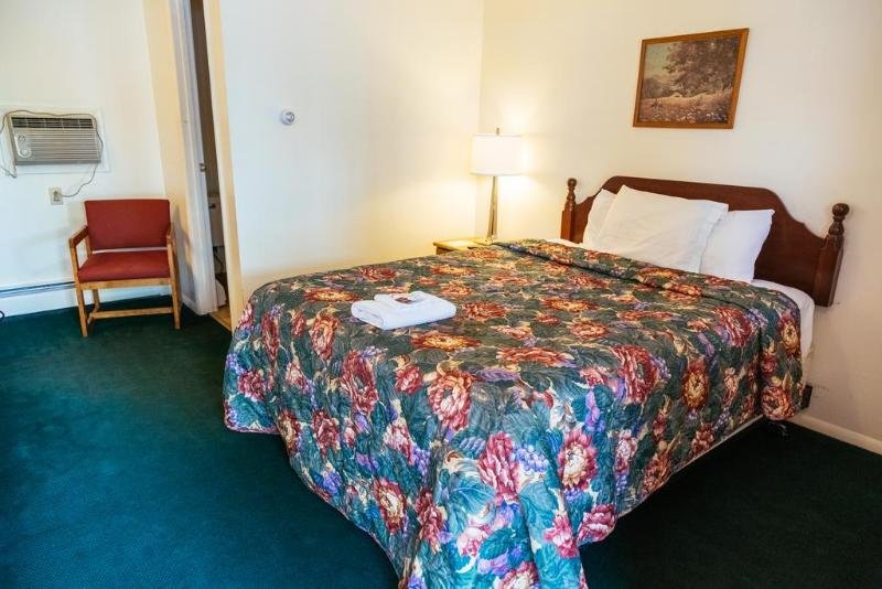 Фото Red Carpet Inn Pulaski