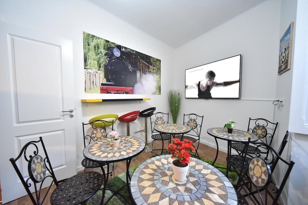 Фото Train Lisbon Hostel