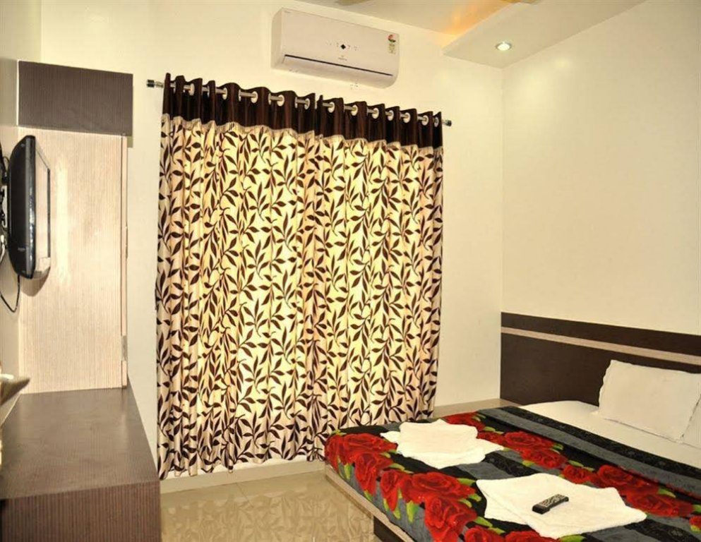Фото Airport Hotel Mayank Residency