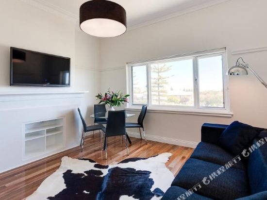 Фото Cottesloe Beach Deluxe Apartment