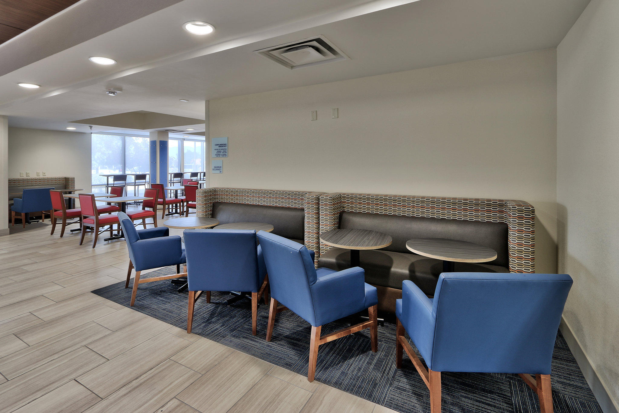 Фото Holiday Inn Express & Suites Albuquerque Historic Old Town, an Ihg Hotel