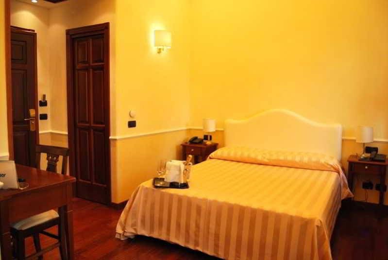 Фото Ludovisi Luxury Rooms