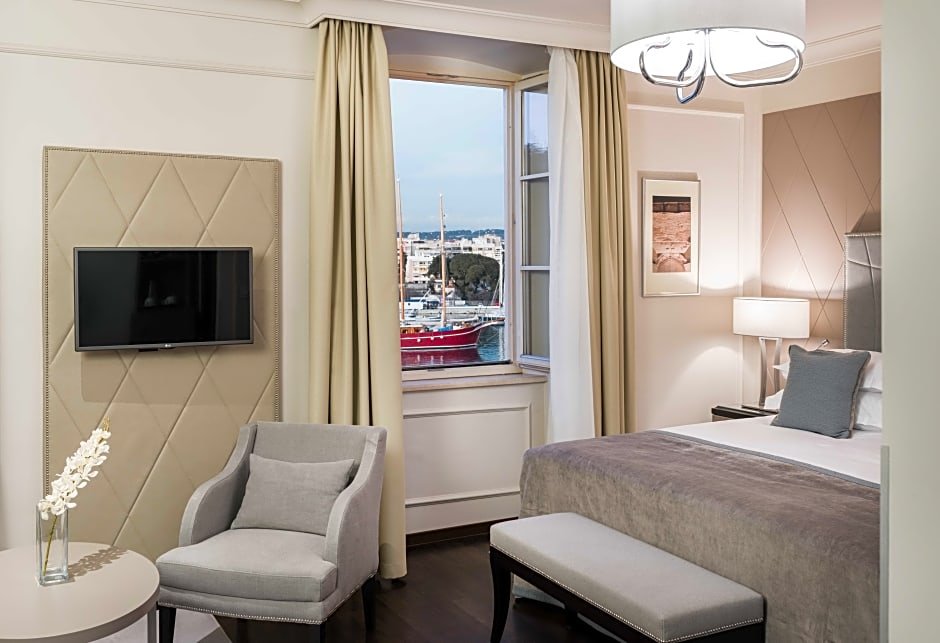 Фото Heritage hotel Bastion- Relais & Chateaux