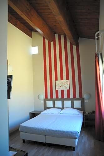 Фото Gg8 Restaurant & Hotel