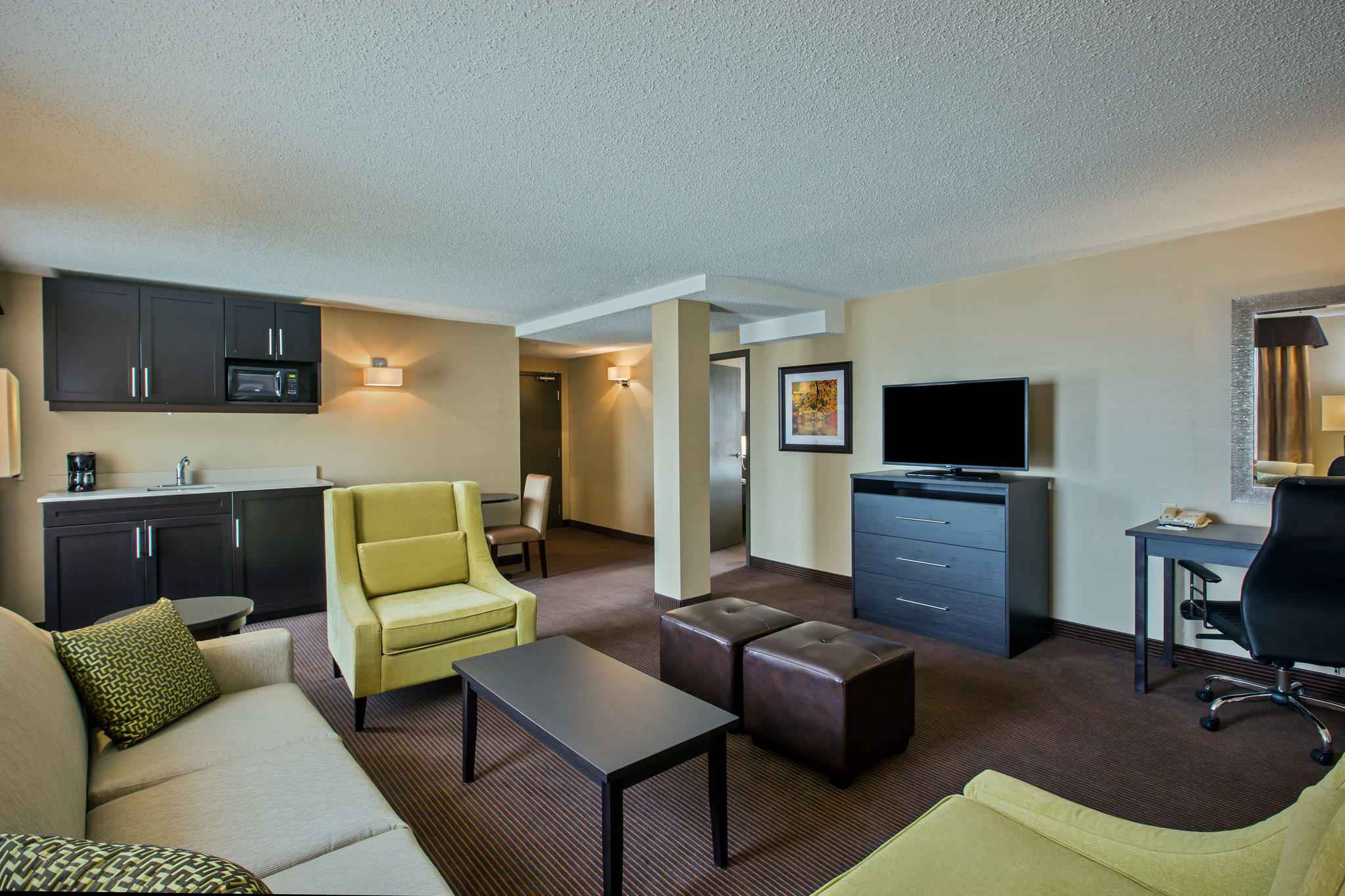 Фото Quality Inn & Suites Regina Downtown