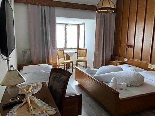 Гостиница Gasthof Goldenes Lamm