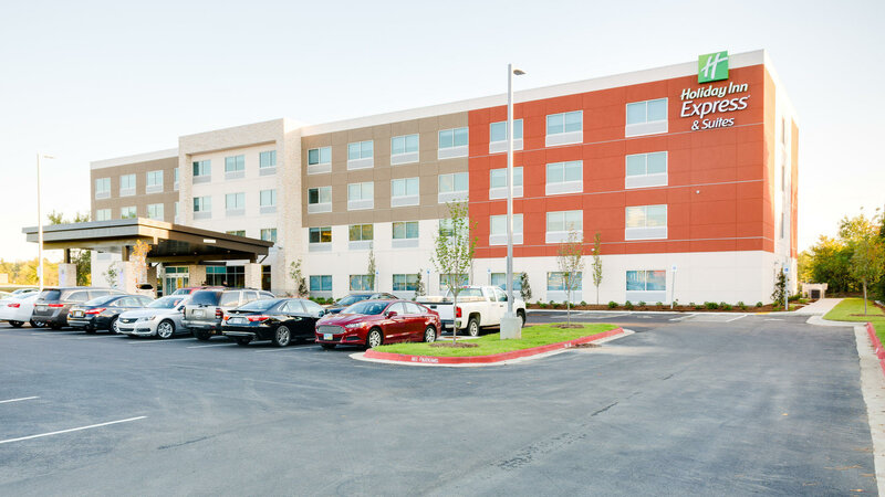 Гостиница Holiday Inn Express & Suites Russellville, an Ihg Hotel