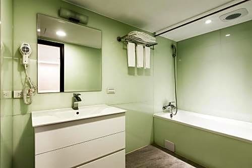 Фото Golden Garden Hotel