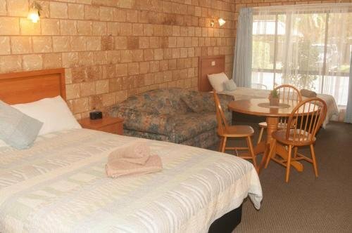 Гостиница Darling River Motel в Бурке