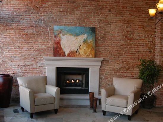 Фото Royal Palace Inn & Suites