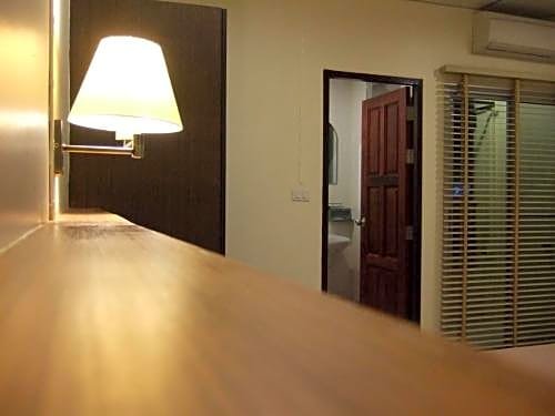 Фото Lodge 61 Bed & Breakfast Hotel