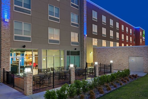 Гостиница Holiday Inn Express & Suites Tulsa South - Woodland Hills, an Ihg Hotel