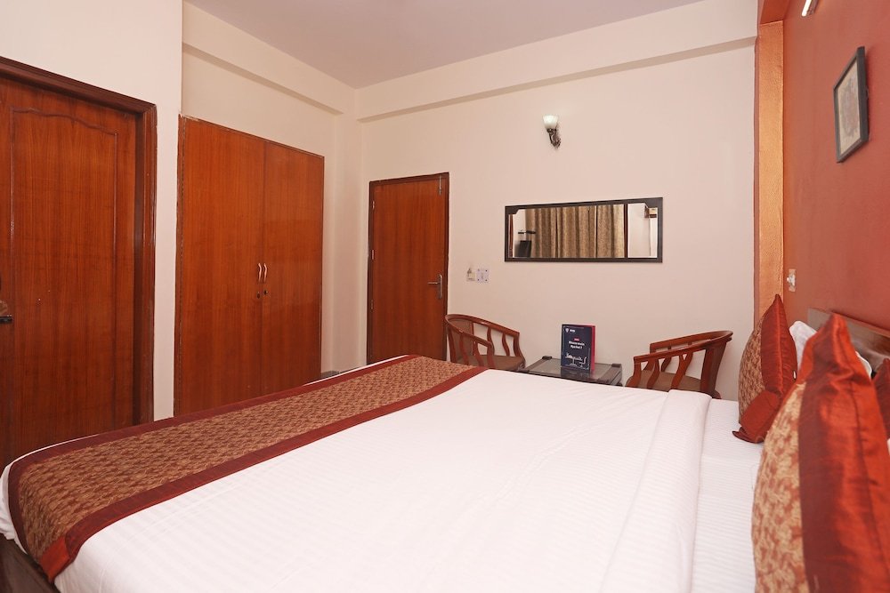Фото Oyo Rooms Sai Temple Noida Sector 61
