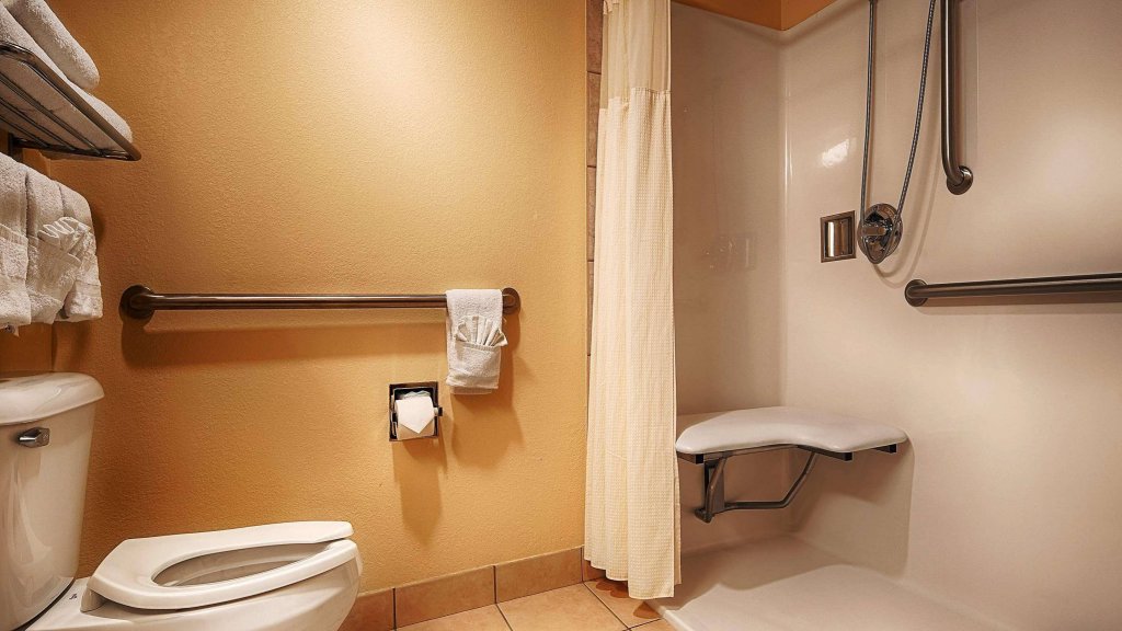 Фото Best Western Plus Midwest City Inn & Suites