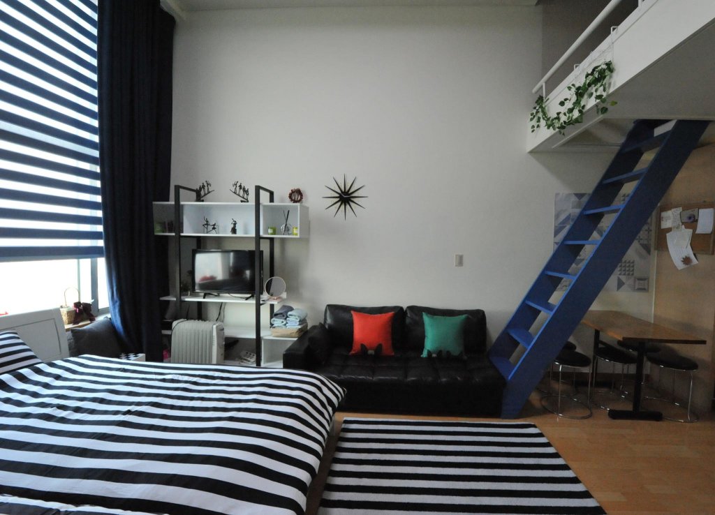 Фото High Street Guest House Hongdae