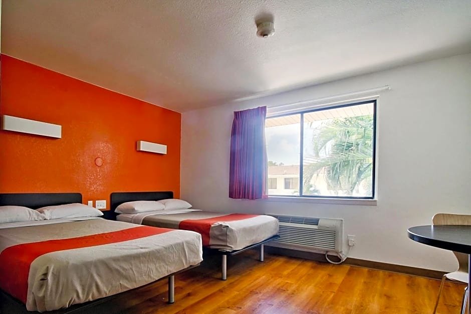 Фото Motel 6 Fort Lauderdale, Fl