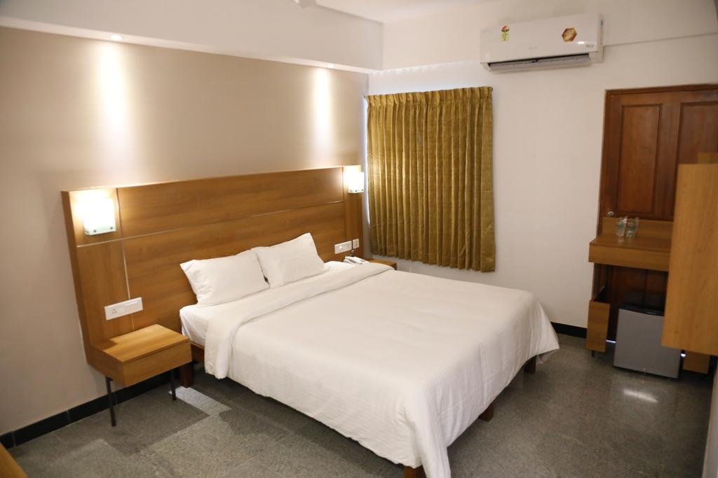 Фото Zip by Spree Hotel Mangala International