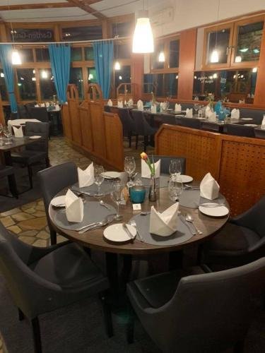 Фото Schloss Hotel Landstuhl