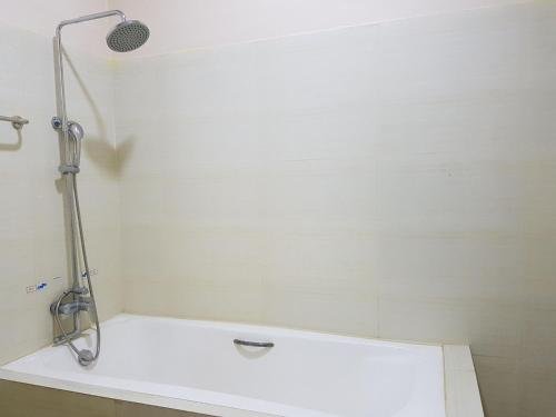 Фото Man Thi Tar Hotel