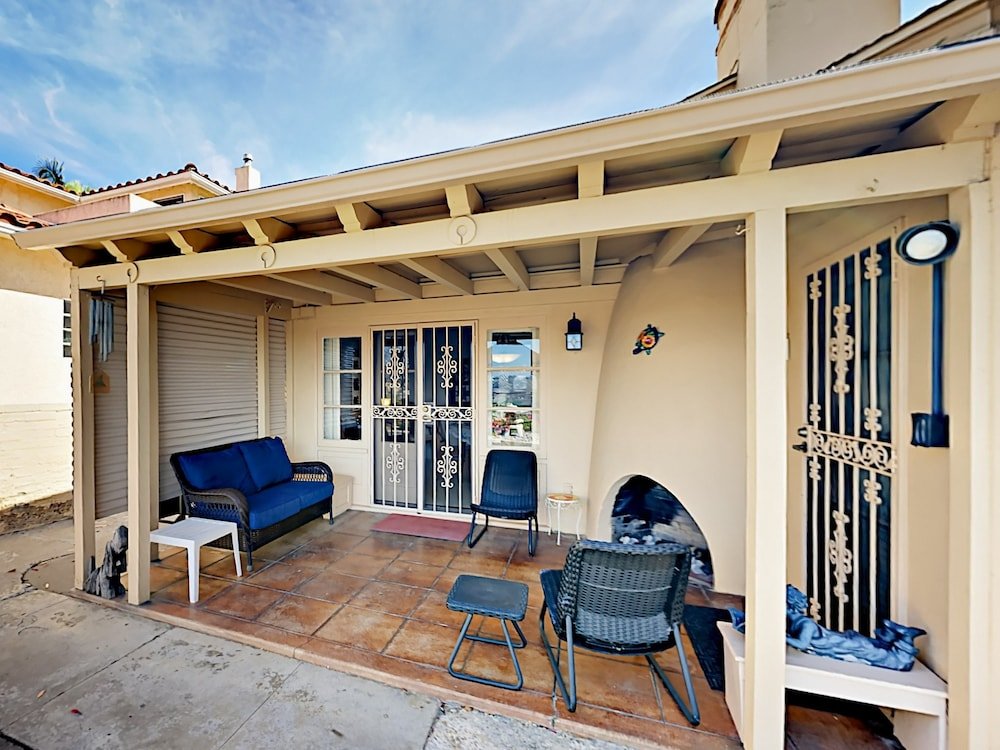 Фото Home with Mission Valley Views by RedAwning