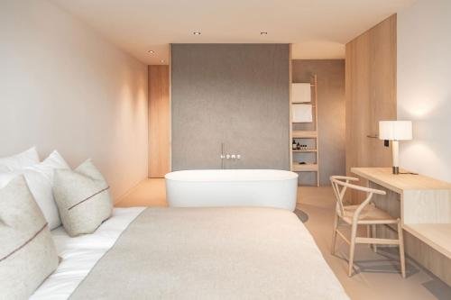 Фото Schgaguler Hotel