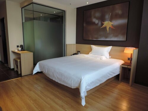 Гостиница Iu Hotels·Dingzhou North Ring Road Shengdong Plaza в Динчжоу