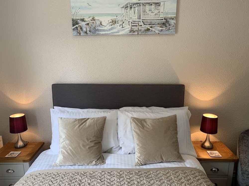 Фото The Chestnuts Guest House