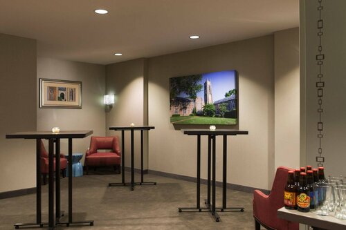 Гостиница SpringHill Suites by Marriott Nashville Vanderbilt West End в Нашвилле