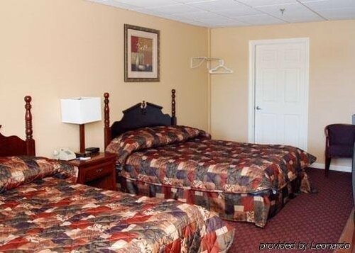 Гостиница Winnisquam Lake Inn в Лаконии