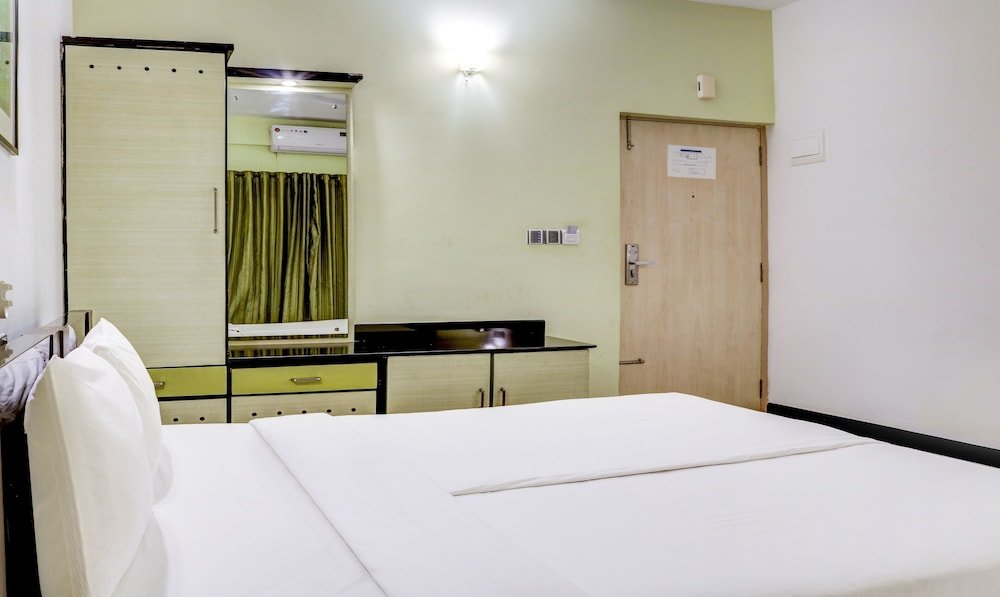 Фото Lazdana Hotel Bangalore