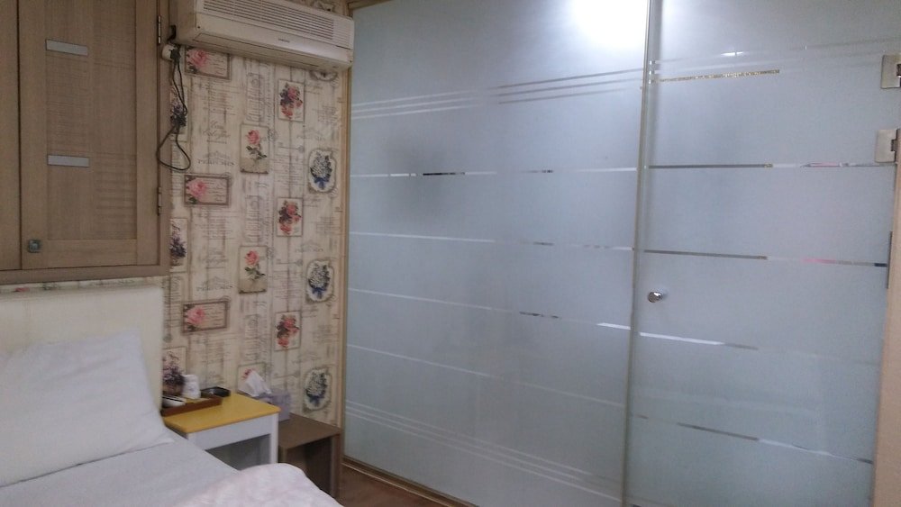 Фото U&i Hotel in Guri