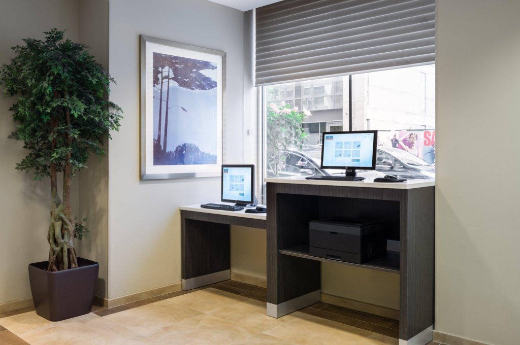 Фото Candlewood Suites New York City-Times Square, an Ihg Hotel