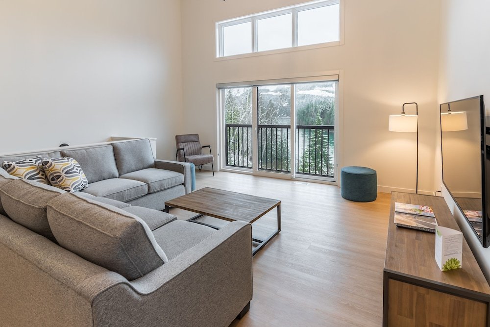 Фото Basecamp Resorts Revelstoke