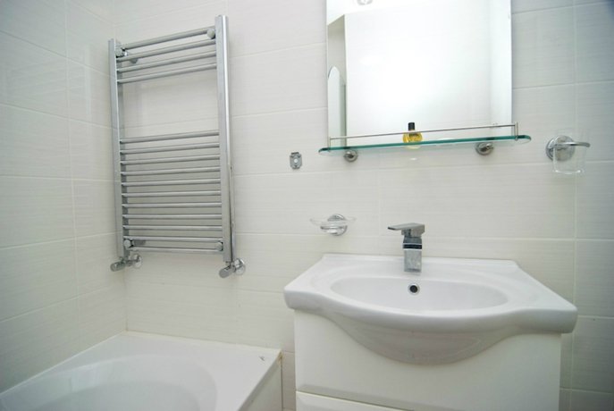 Фото The London Pembury Hotel