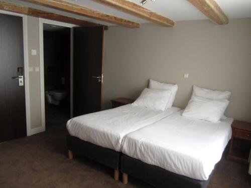 Фото Hotel Corner House