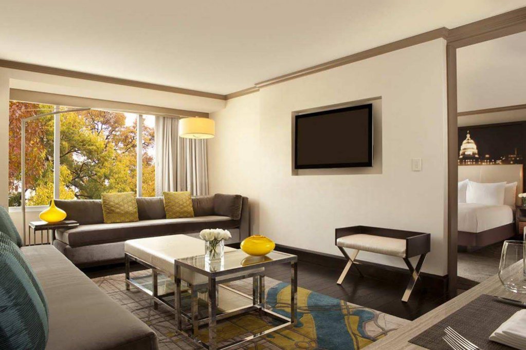 Фото Hilton McLean Tysons Corner