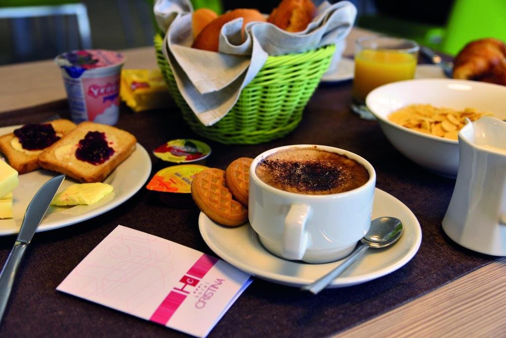 Фото Hotel Cristina