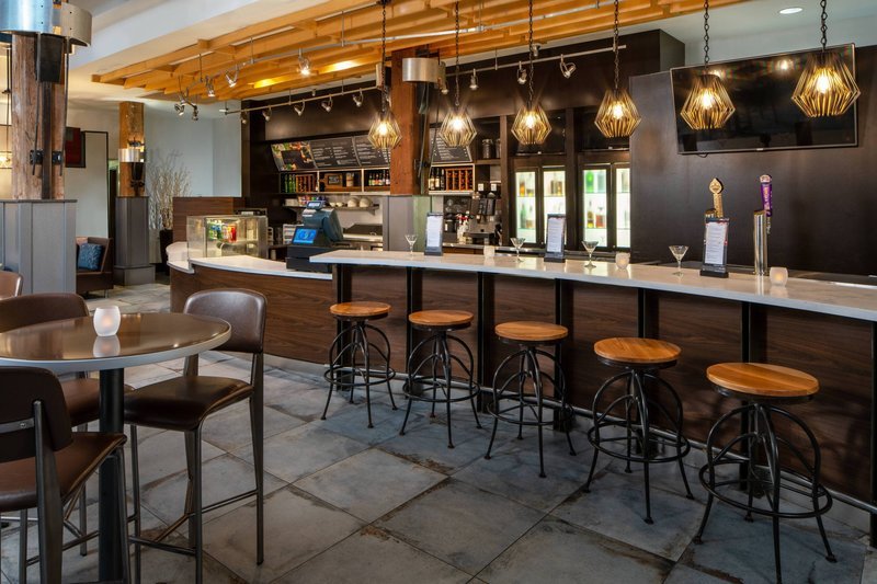 Фото Courtyard by Marriott New Orleans Near the French Quarter