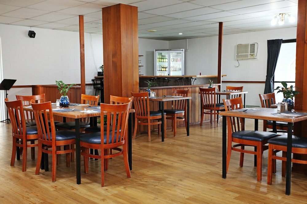 Hotel Banjo Paterson Motor Inn, Queensland, photo