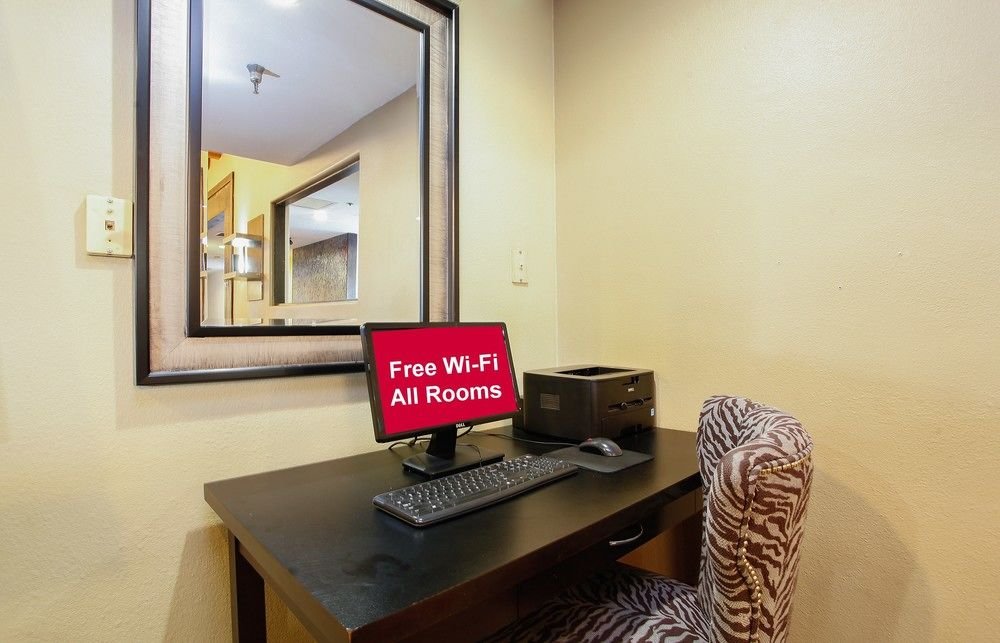 Фото Candlewood Suites Ontario - Convention Center